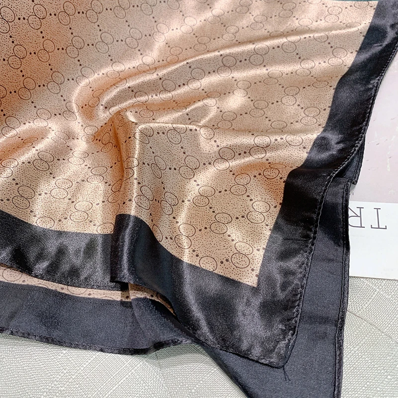 Wholesale Summer Women Retro Cashew Scarf Soft Floral Printed Square Custom Head Wrap Fashion New Leopard Satin Silk Scarf