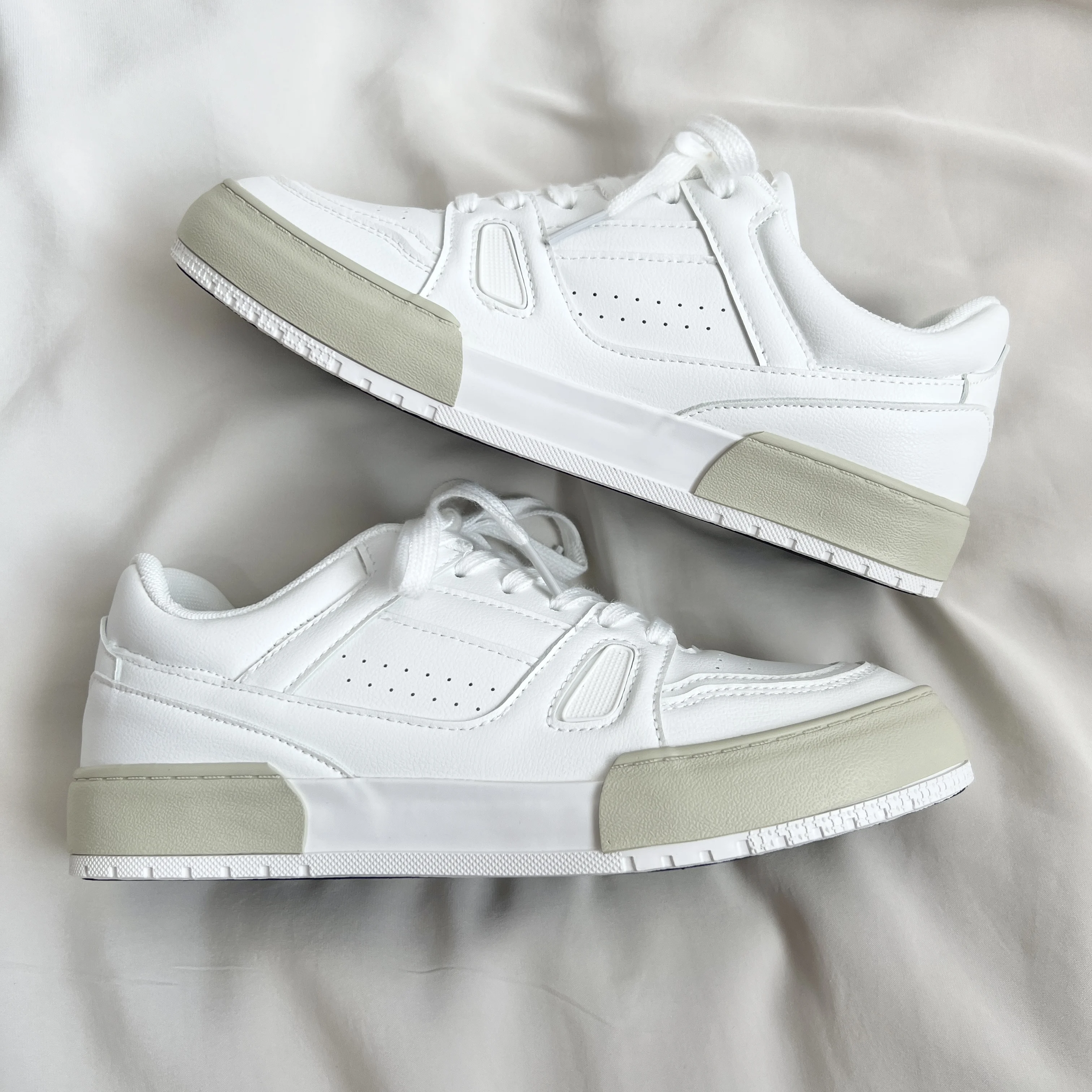 Custom 2022 New Arrival Retro Men Casual Shoes Sneakers Couple Simple Lovers Flat sneakers men