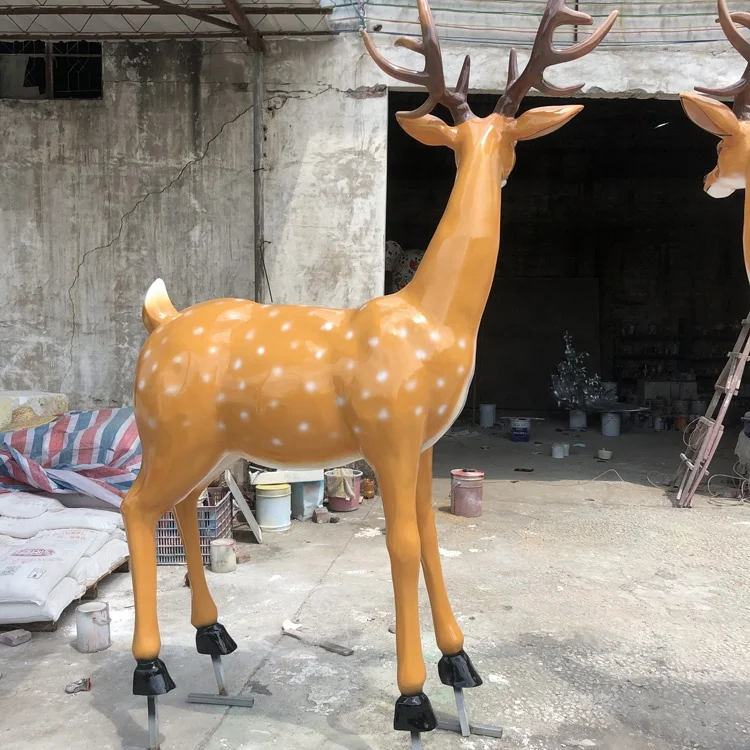 Fiberglass animal sculpture of spotted deer Animal model statue sika deer custom Hotel garden decoration cartoon animals