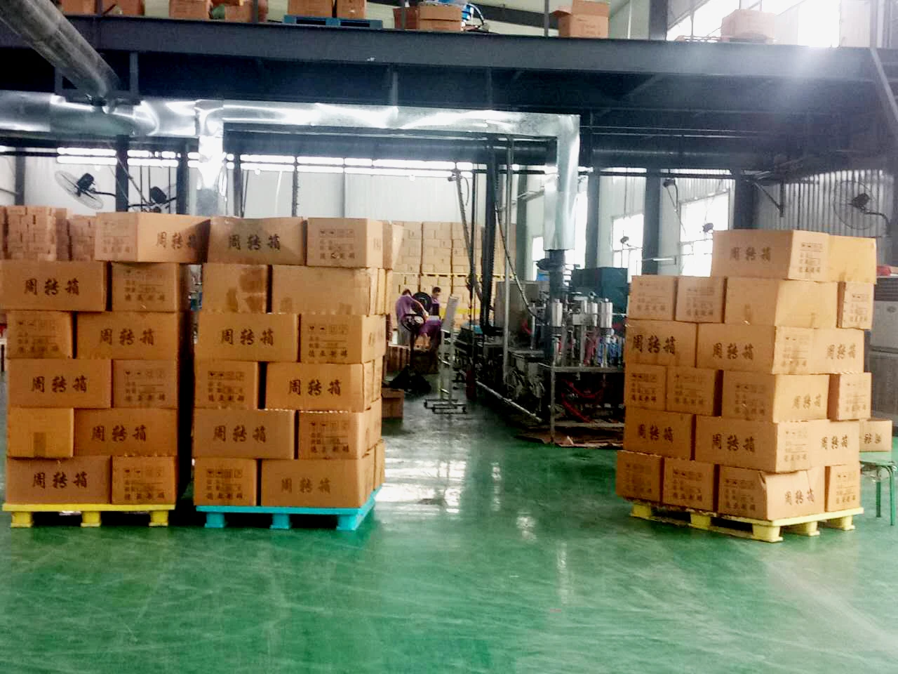 Popular selling 500ml 750ml roof water proof spray glue adhesive and sealant