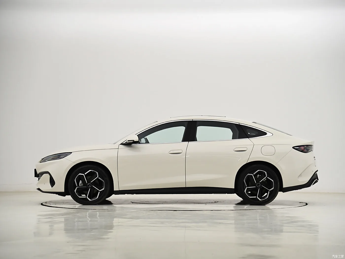 2024 BYD SEAT 06 DMI Hybrid Electric Vehicle