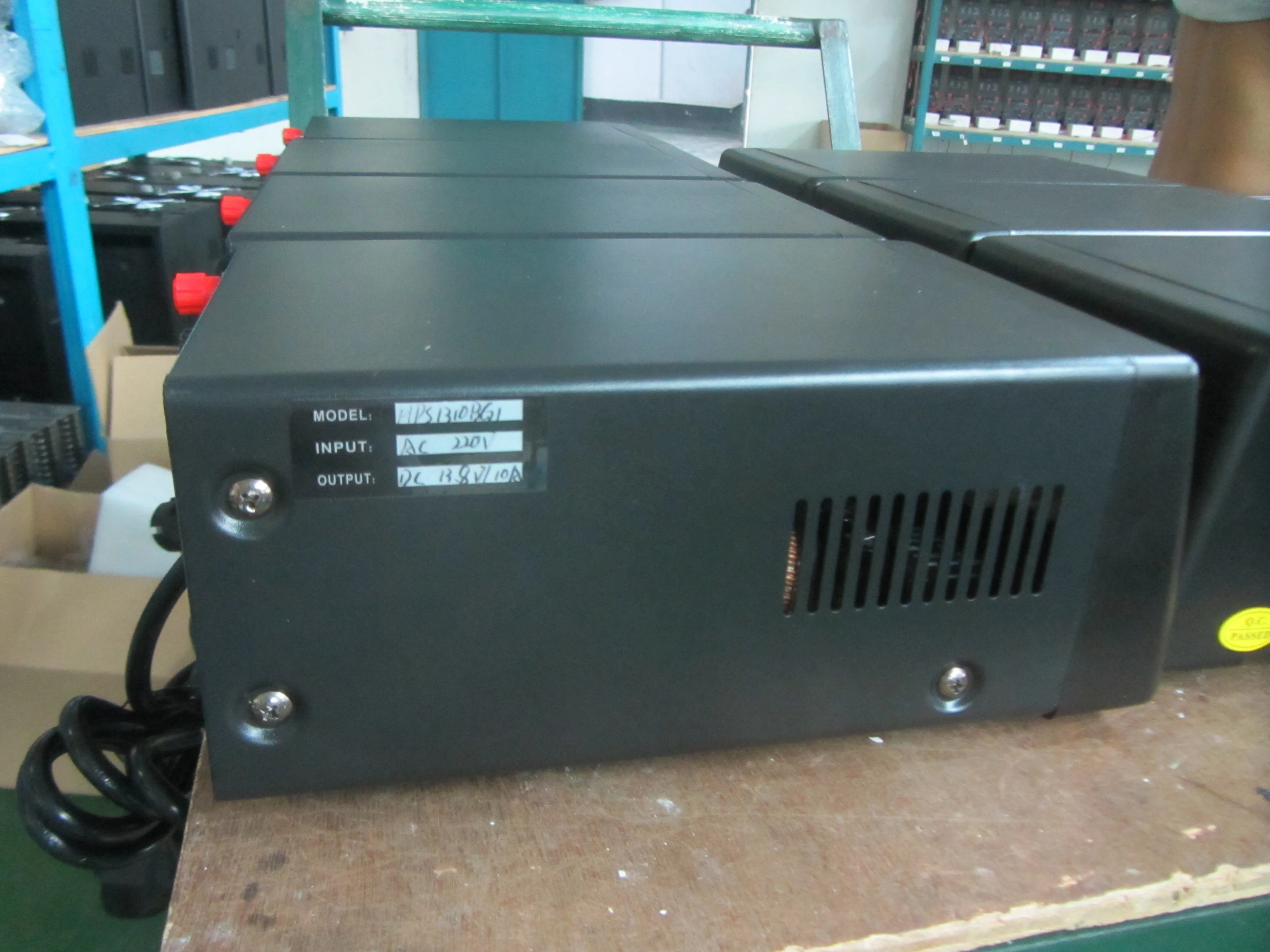  Линейный или импульсного источника питания HPS-1310GB1