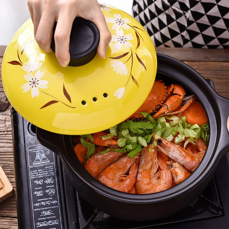 Wholesale hot selling durable casserole ceramic clay pots for cooking cookware casseroles dish with yellow lid