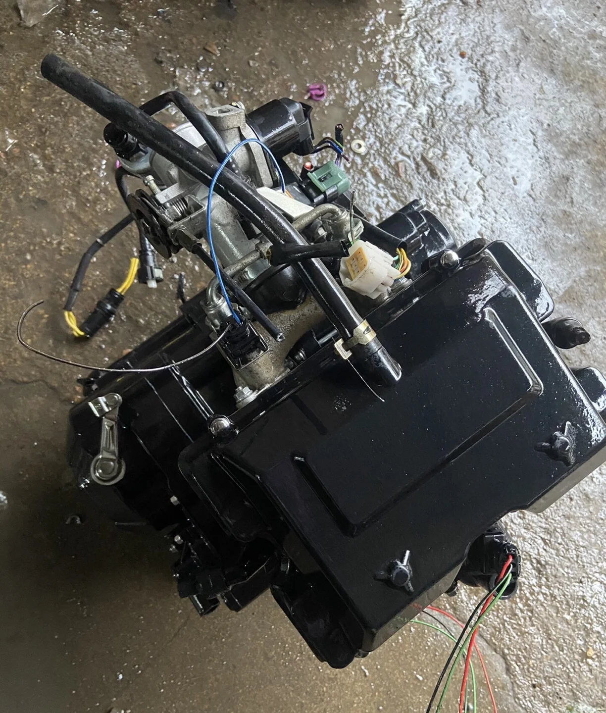 A reliable second-hand motorcycle engine assembly with a capacity of 400cc and 600cc