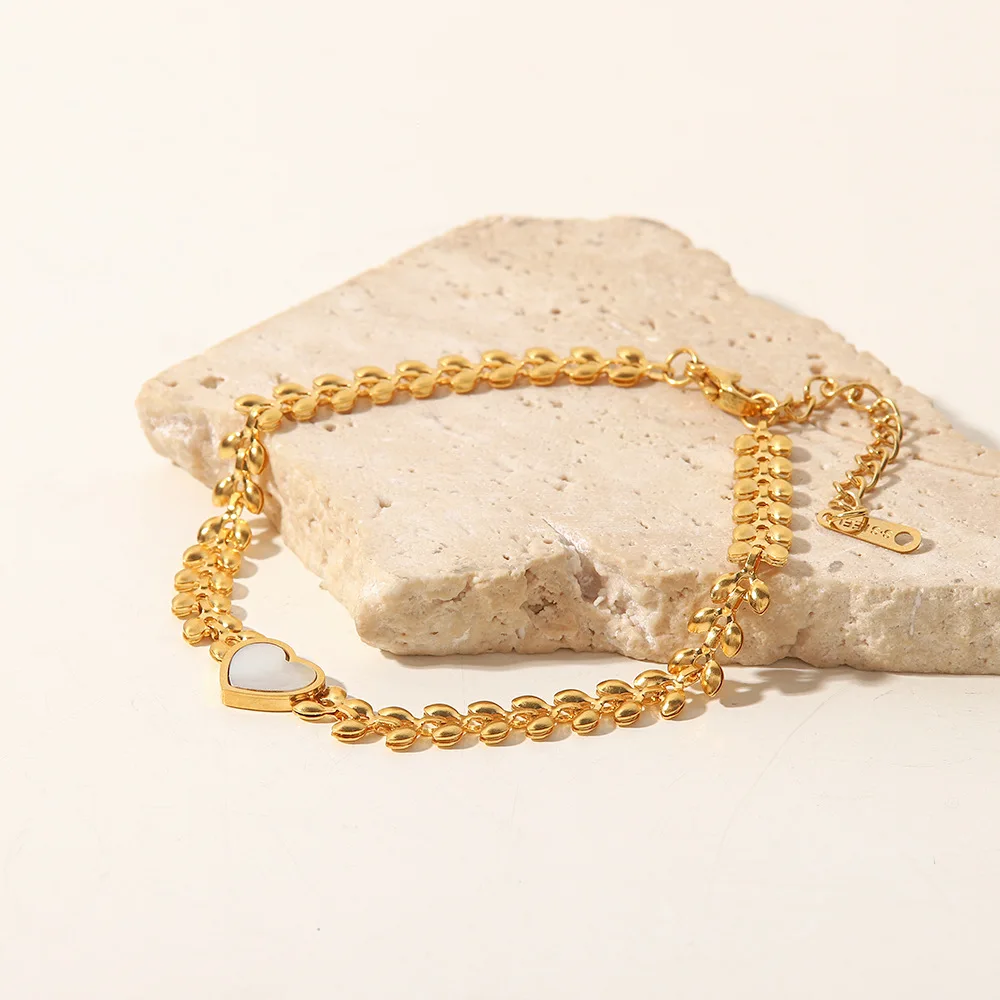 Factory Sale 18K Gold Plated Wheat Chain White Shell Heart Pendant Stainless Steel Bracelets Women