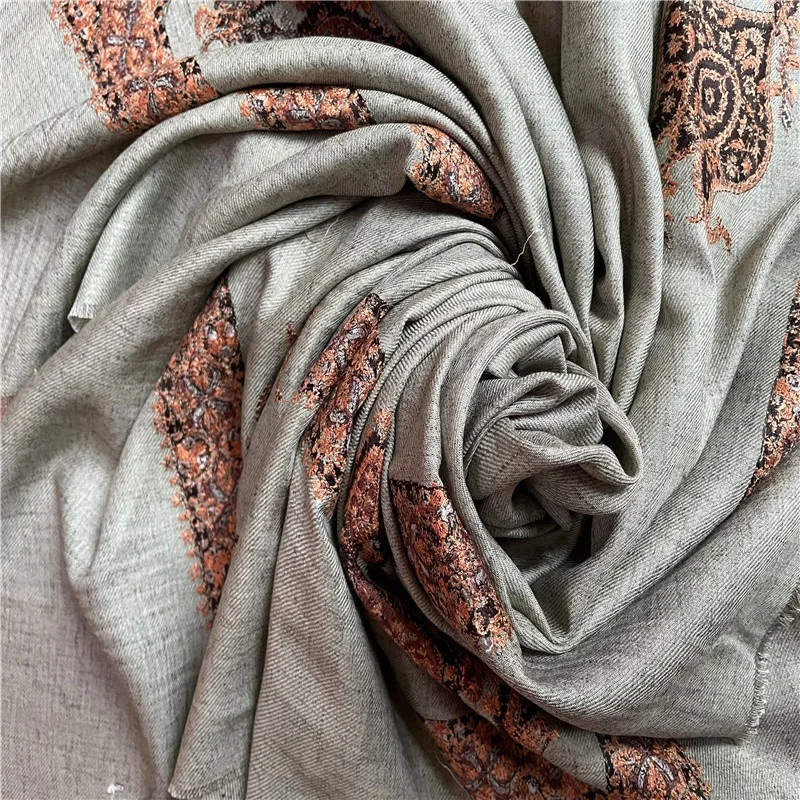 Вышивка Кашмири в шерстяных/акриловых