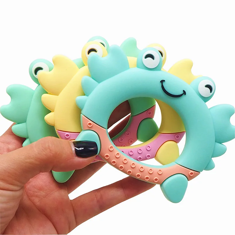 Wholesale BPA FREE Customized DIY Bacteria Resistant Accessories Four Colors Cute Crab Shape Silicone BabyTeether