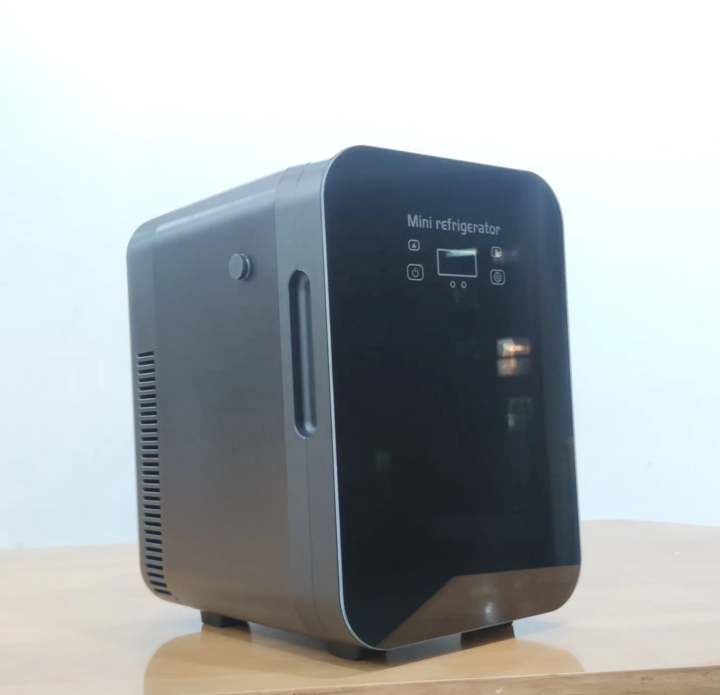 Vintage Cooler Box Breast Milk Mini Fridge with Tube Next to Coffee Maker 6L 8L 10L 10 Plastic Portable 43 Air Cooling Compact