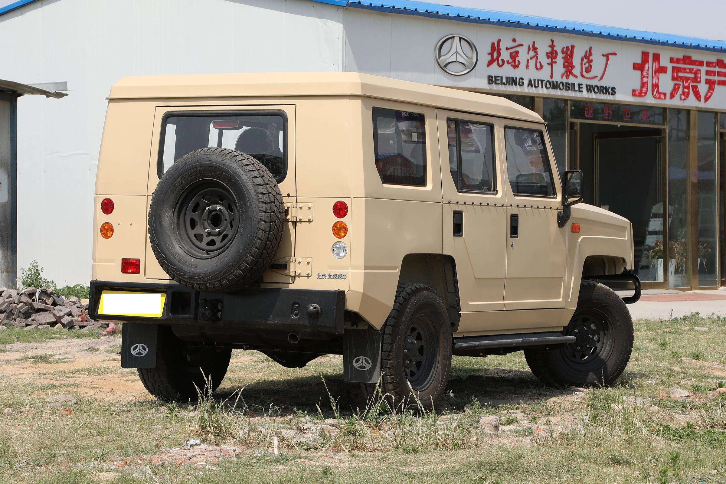 BAW warrior Китай бензиновый роскошный внедорожник