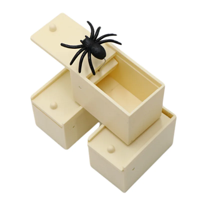 Amazon sells Halloween trick toy scare wooden box spider spoofing toy bug gift trick game wholesale