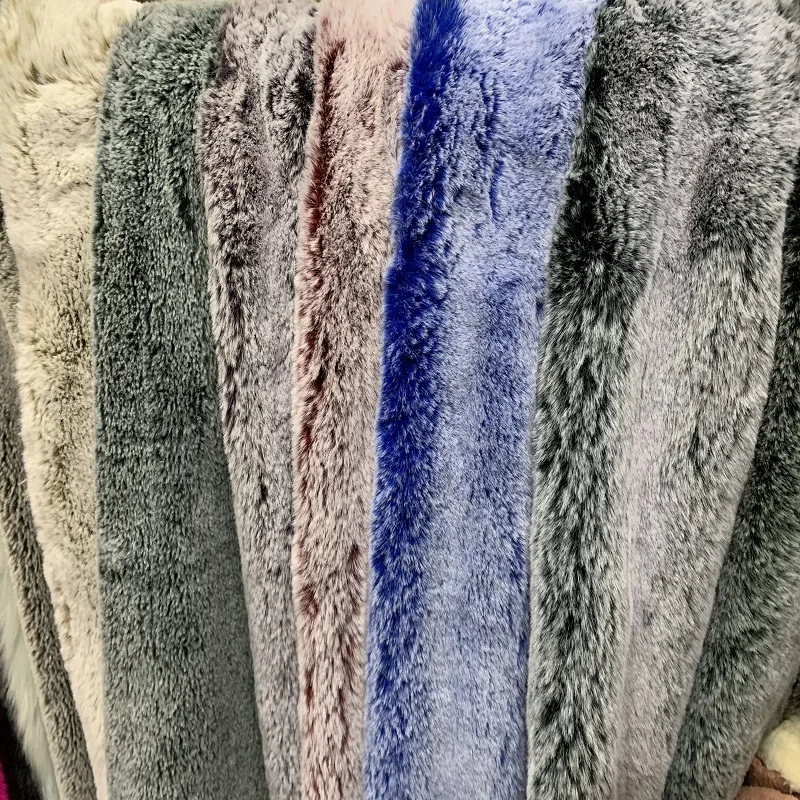 Заводская лучшая автомобильная обивка 100% Полиэстеровая мягкая плюшевая ткань из искусственного меха с гравировкой кролика/