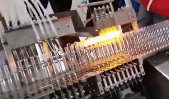 Производитель из Шанхая, 100%, автоматическая машина для розлива стеклянных ампул с 2 насадками, машина для розлива и закупорки бутылок