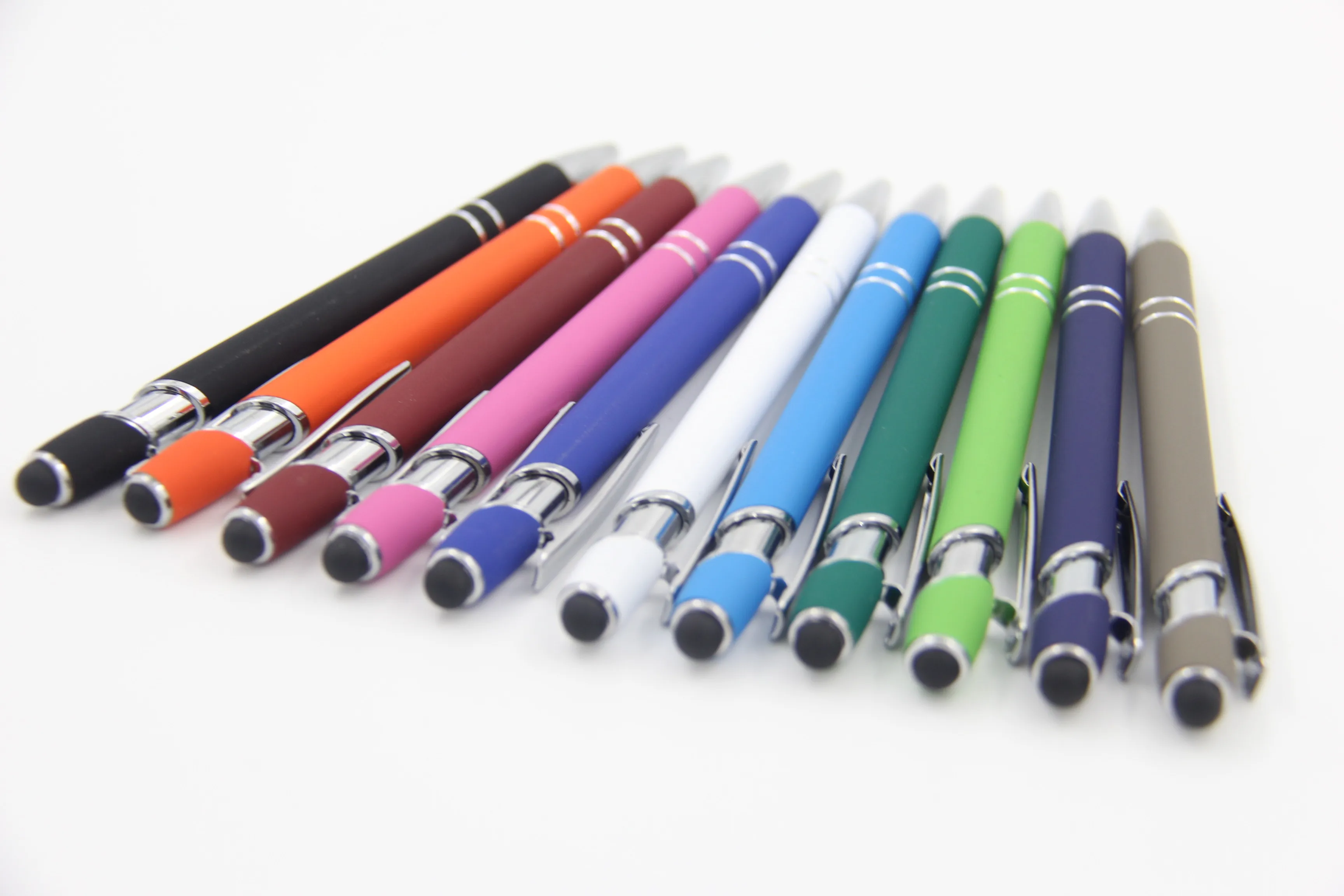 Профессиональное производство, дешевая рекламная шариковая ручка со стилусом и резиновой ручкой, Новинка