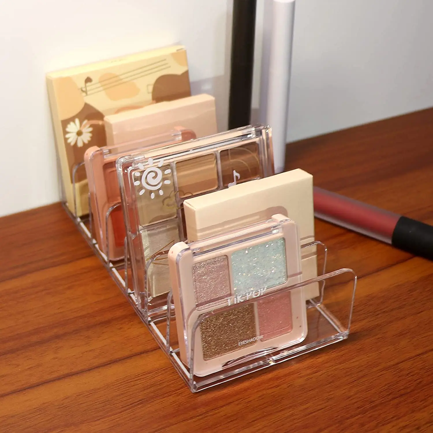 BPA-Free Plastic Eyeshadow Palette Makeup Organizer,7 Section Divided Acrylic Make Up Pallet Storage Holder Cosmetic Display