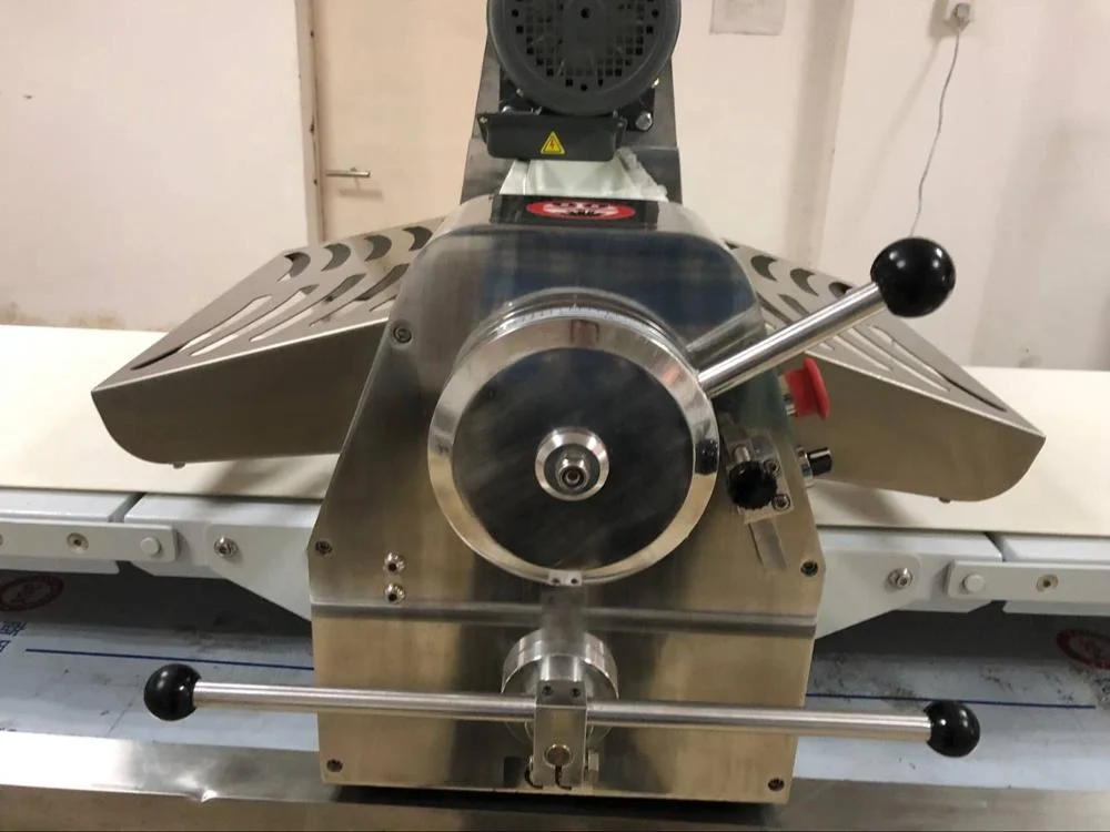
Commercial automatic table top pastry dough sheeter bread bakery countertop sheeter 