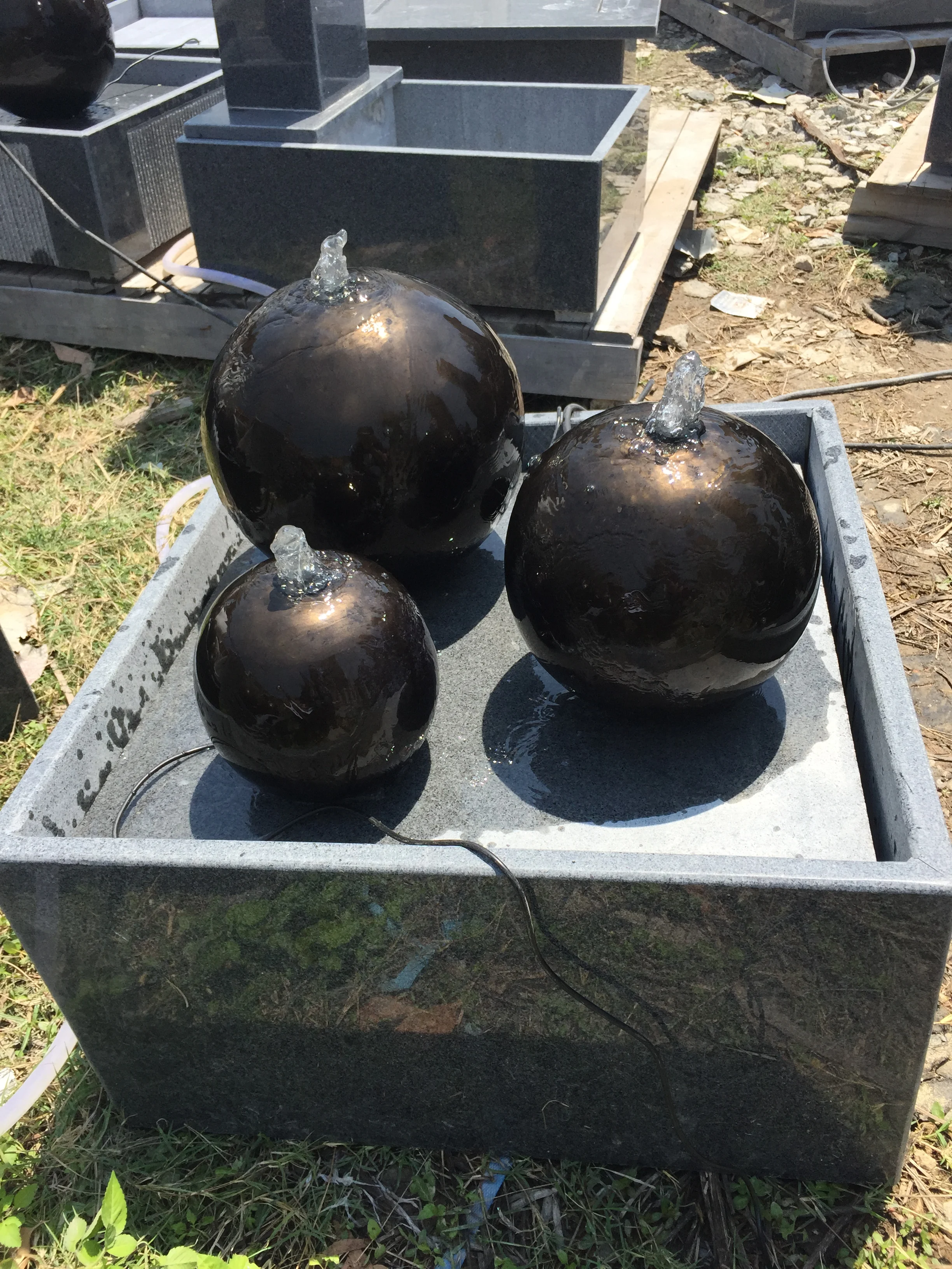 Outdoor Black Ball Polished Smooth Stone Fountain Granite Sphere Water Feature for Garden Lawn Patio