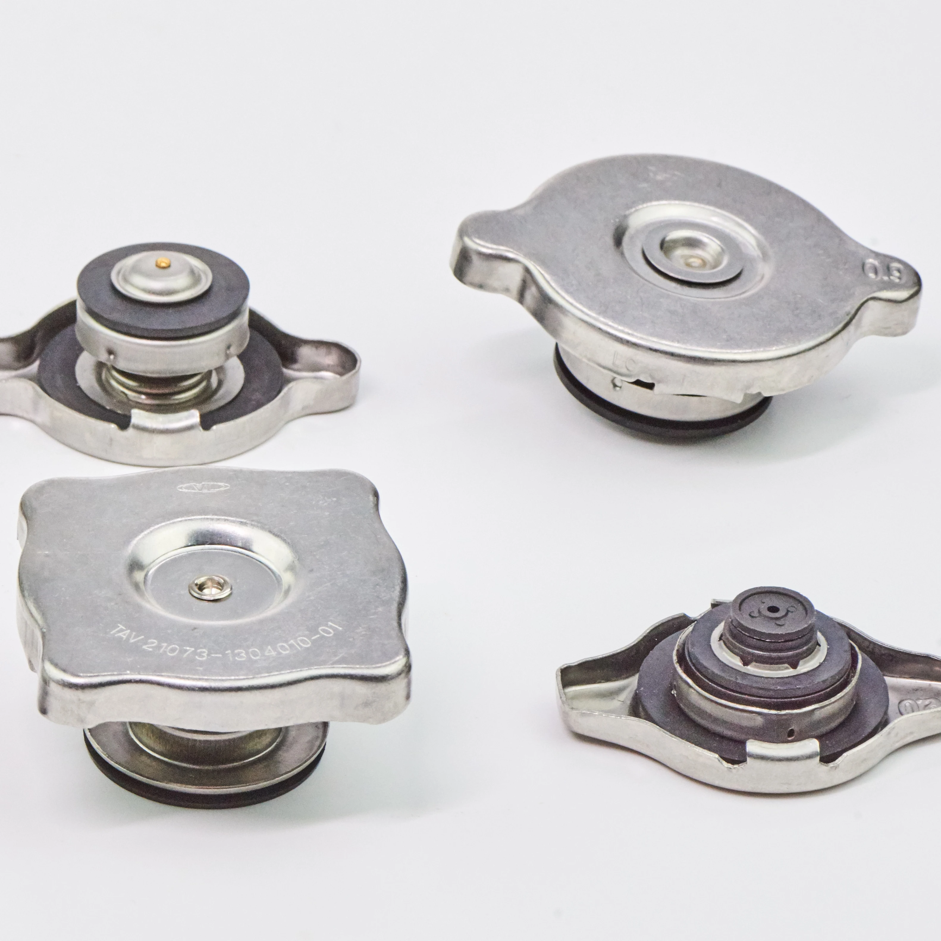 High Quality Car Parts  Auto Radiator Cap Cover 16401-15520