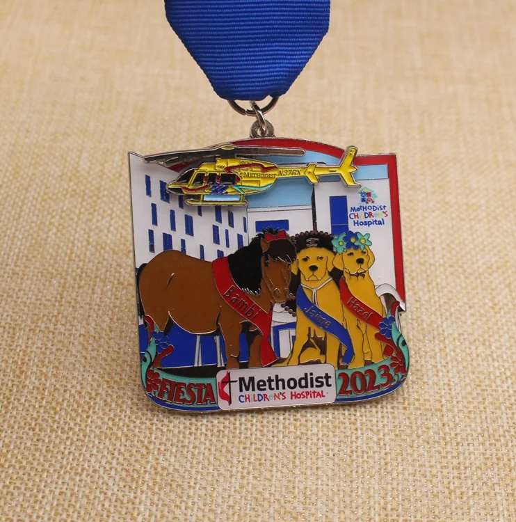 High Quality Hard Enamel Silver Color Sliding Helicopter Running Medal with Dog and Horse