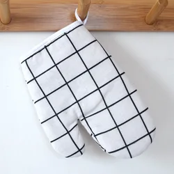 Household Insulated Microwave Oven Mittens  Thickened Heat Resistant Oven Mitts