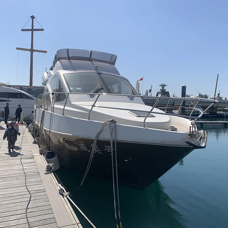 55 ft fiberglass luxury boat  reach to maximum speed 26kn