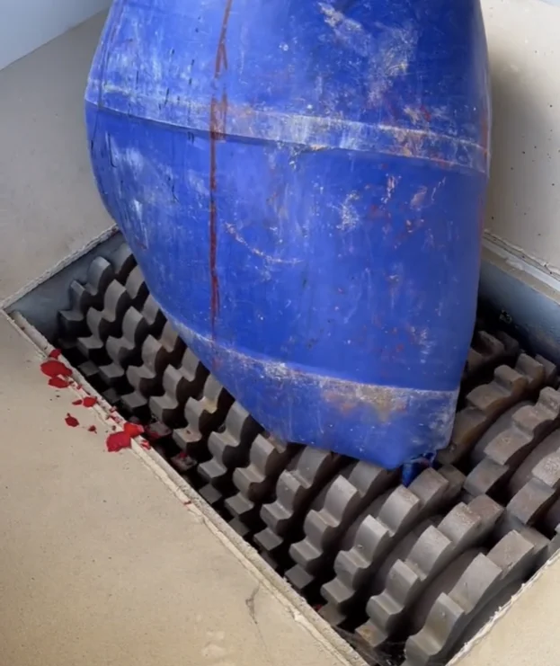 Solid Waste Shredder Can Be Customized Scrap Metal Blade Sharp Double Shaft Shredder