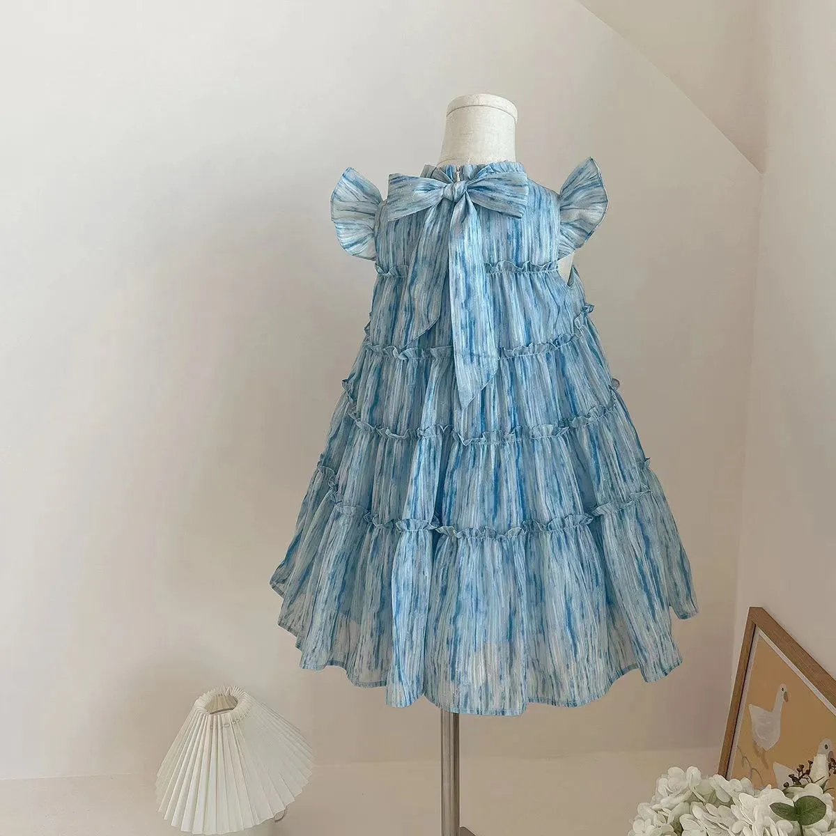 2023 Beautiful Hot Sale Children Summer Dress Korean Style Girls Flying Sleeve Cake Dresses for Wholesale