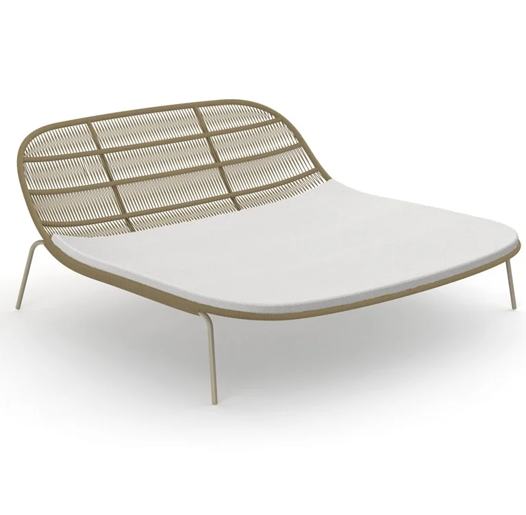 Factory sale high quality pools swimming outdoor rope sun lounge rattan sun bed outdoor top design outdoor garden day bed