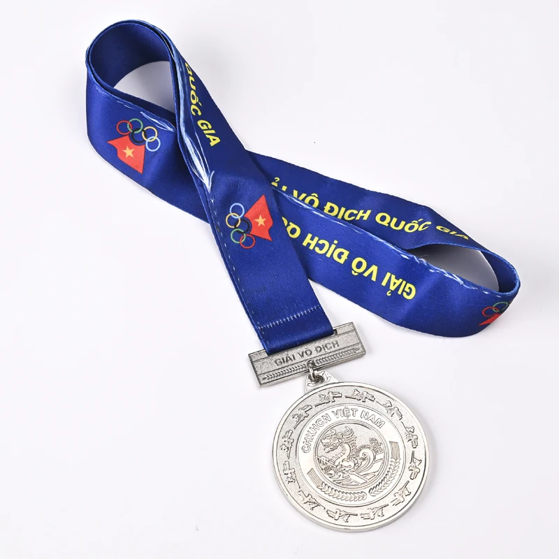 Noble Manufacturer Wholesale Latest Zink Alloy Distinguished Medal Badge Silver Awards Craft customized colorful metal Medal