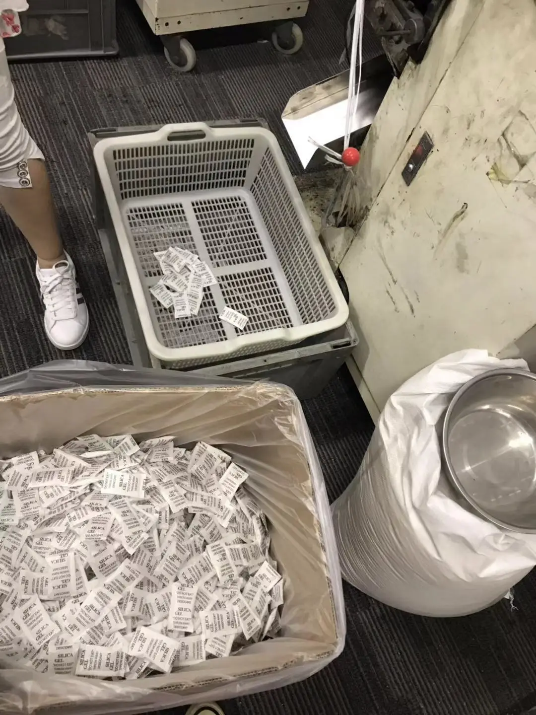 5g Silica Gel Desiccant Packets Desiccant Bags Orange to Green Indicating for Air Drying