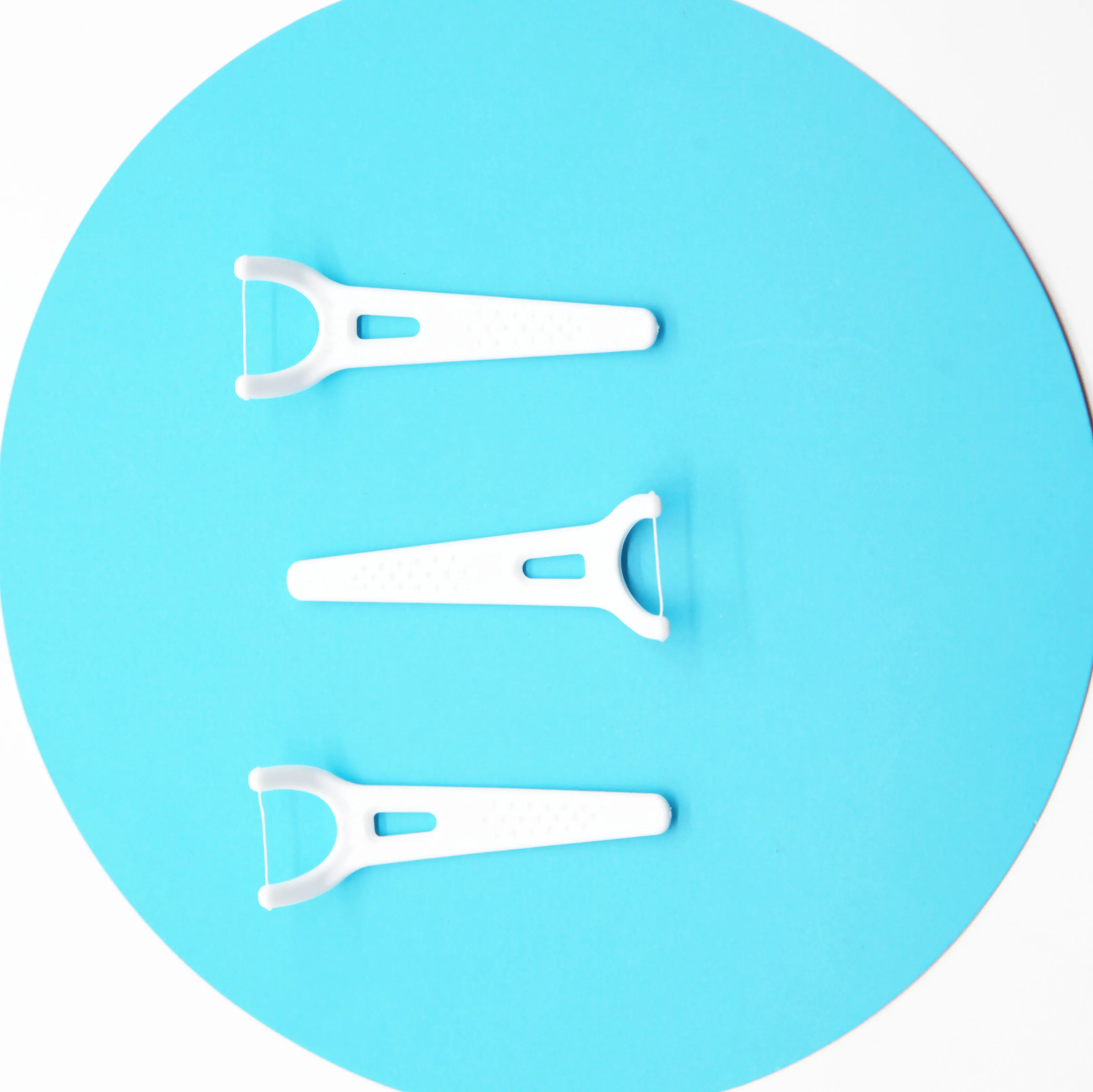 Teeth Cleaning Dental Floss Stick Disposable Oral Care Dental Floss with Custom Logo 50-Pack White
