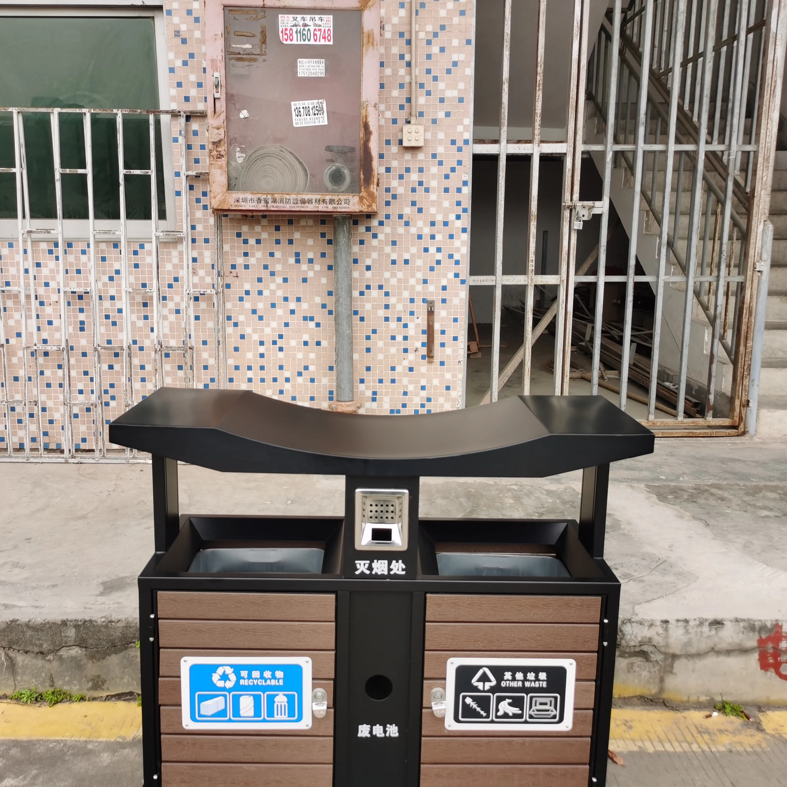 Hot selling outdoor parks streets metal trash cans stainless steel outdoor double open garbage collection containers