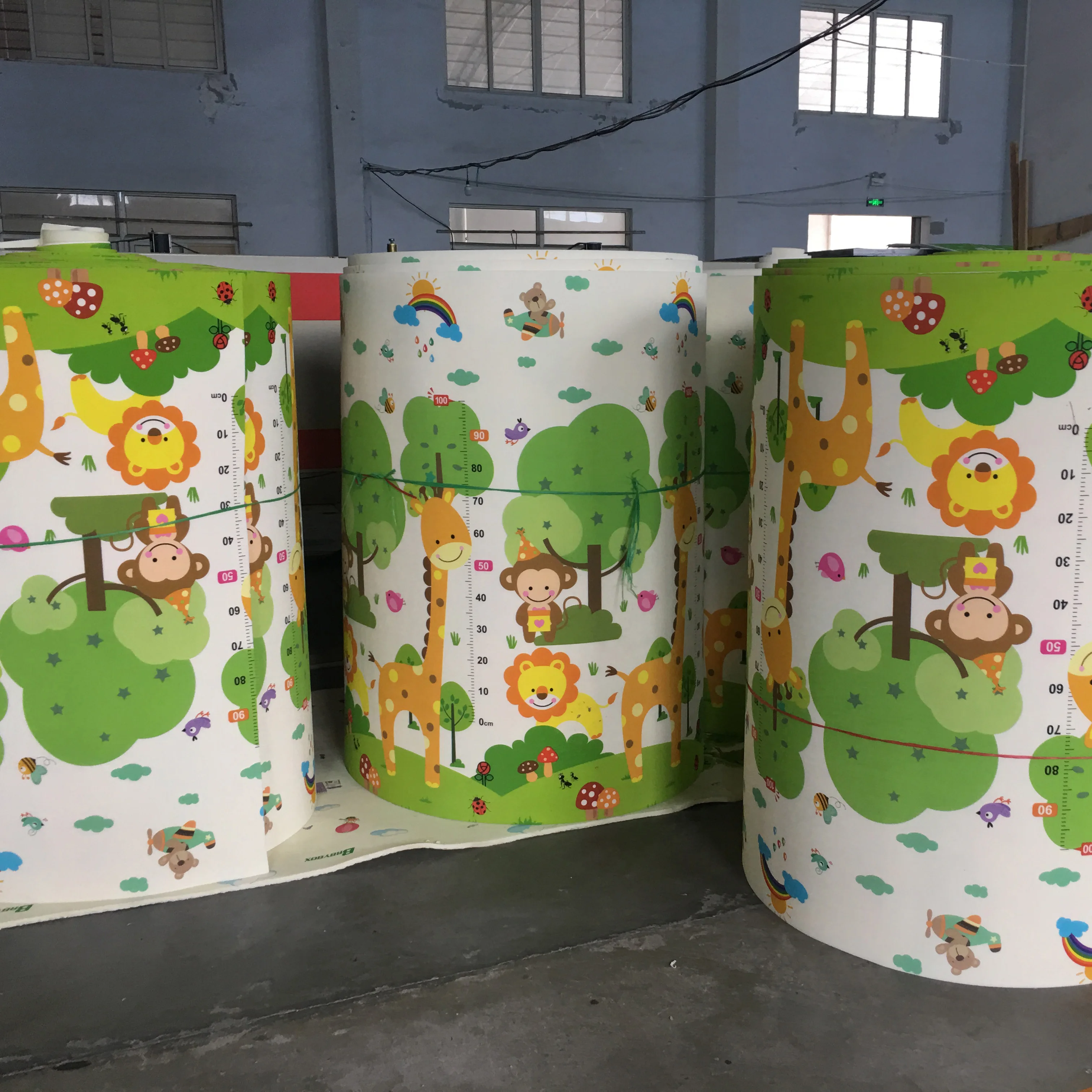 Waterproof cartoon portable kid play mat educational folding kids mat non toxic xpe foam baby playing mat