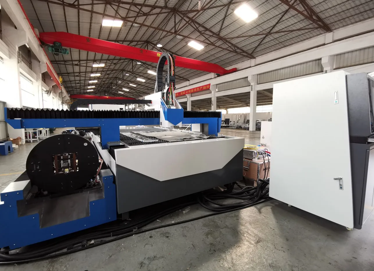 Metal Iron Sheet Fiber Laser Cutter Fiber Laser Cutting Beam Light Cutting Design Signs laser cnc system