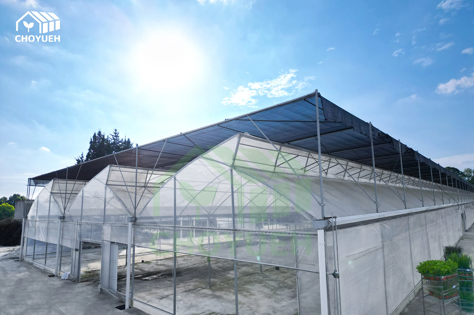 Commercial UV Film Multi-span Plastic Film Sawtooth Greenhouse China Manufacture Supplier Green house with hydroponic system
