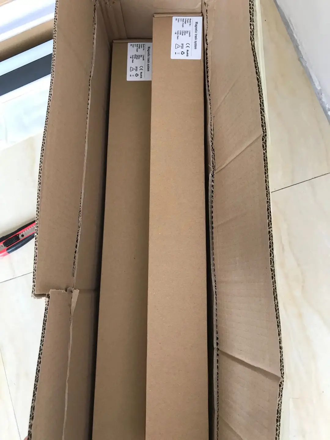  Магнитные линейные трековые светодиодные светильники ECOJAS linear32 13W 3000K 4000K