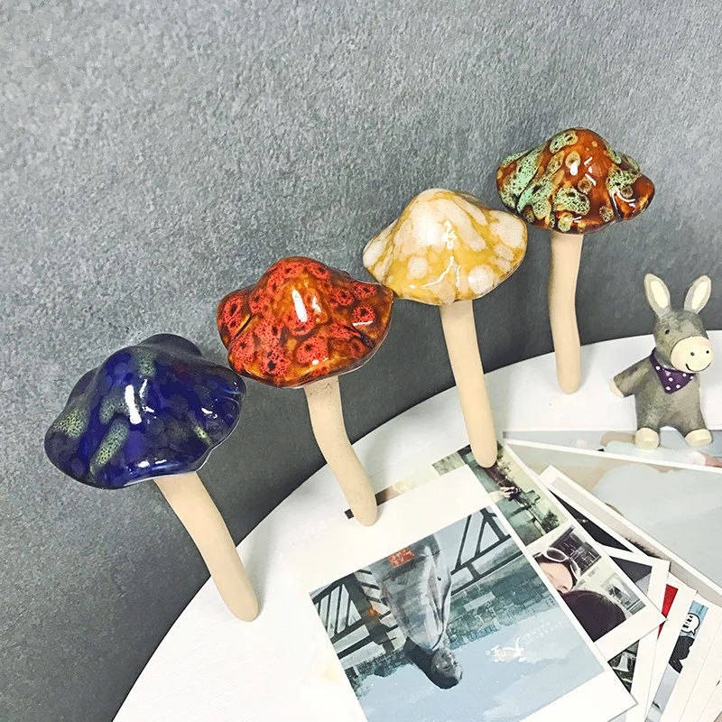 Wholesale Hot Sale Ceramic Small Mushrooms Garden Ornaments Crafts Home Outdoor Lawn Yard Gardening Decoration