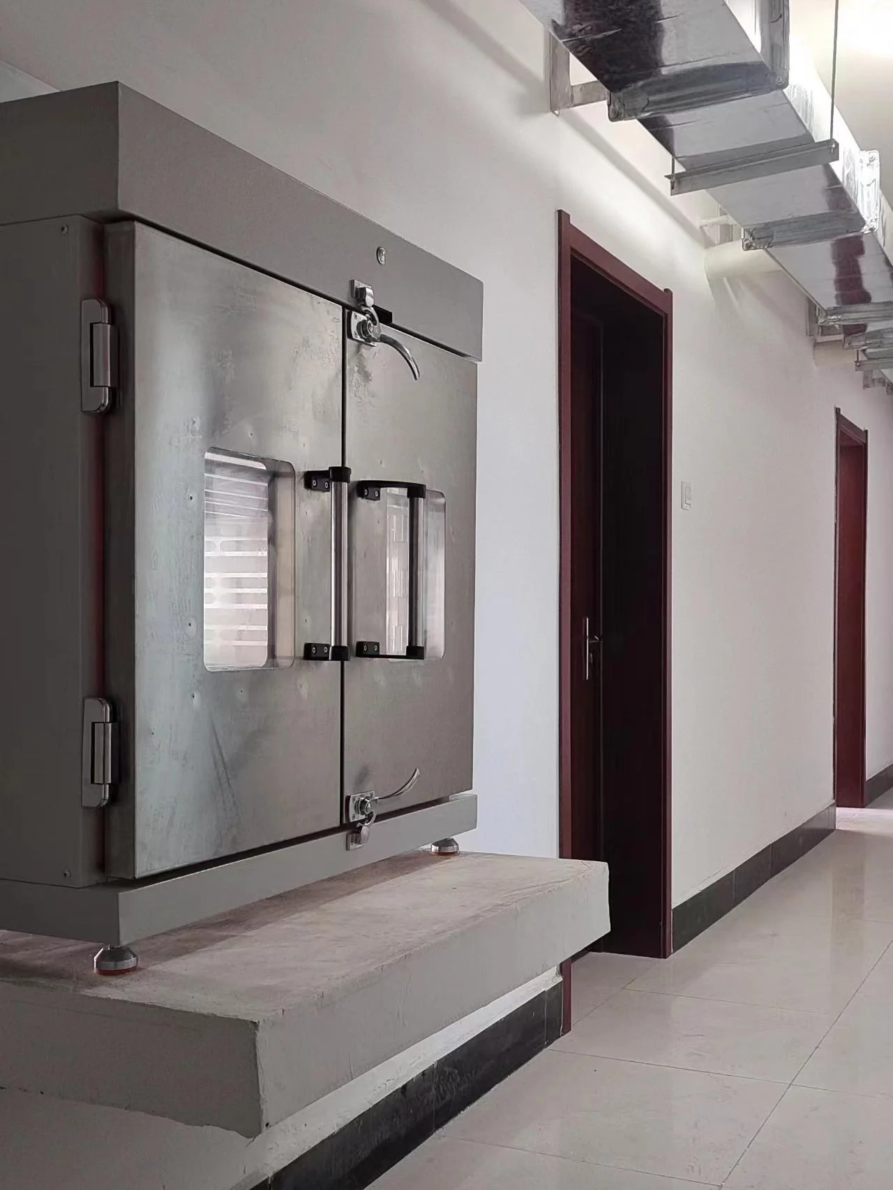 Double Door Heat Disinfection Storage Drying Cabinet for Humidity Control Damp Proof