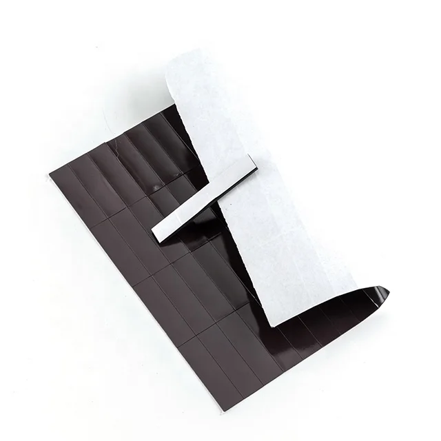 Резиновый самоклеящийся магнитный лист размера a4