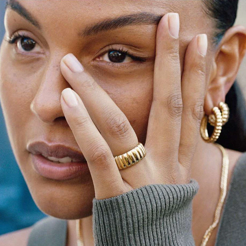 Hot Selling 18K Gold Plated Chunky Croissant Dome Rings Women Stainless Steel Striped Ring Fashion Jewelry 2021