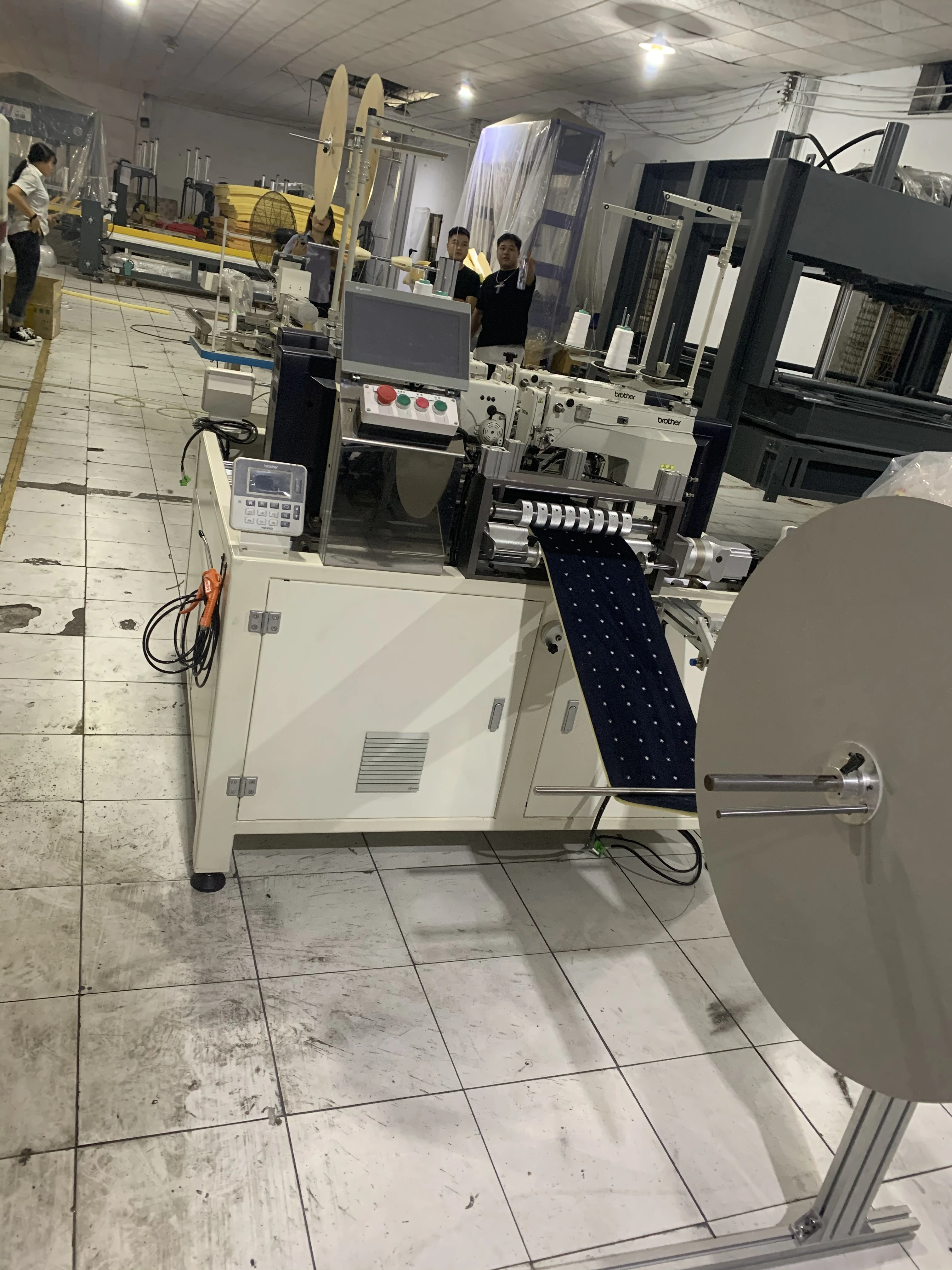 AUTOMATIC LABEL SEWING MACHINE