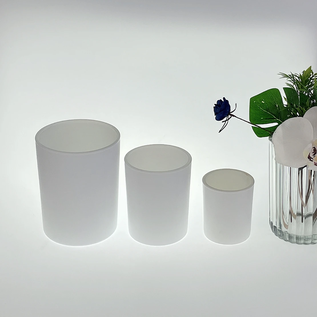 
Colored Custom 4oz 8oz10oz Round Matte White Frosted Clear Amber Transparent Glass Candle Holders Jars Candle Vessels in Bulk 