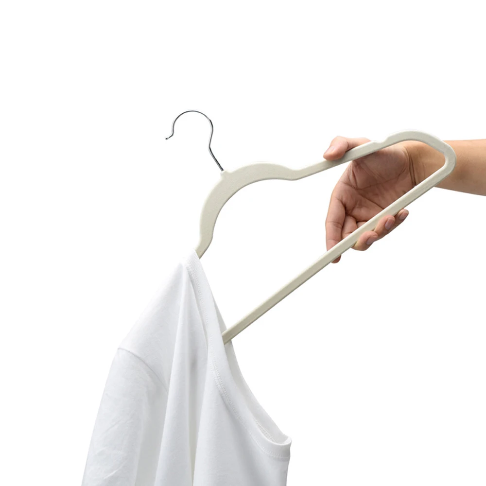 Factory Wholesale Cheap Non Slip Clothes Velvet Hangers,Slim Cloths Hangers with Bar
