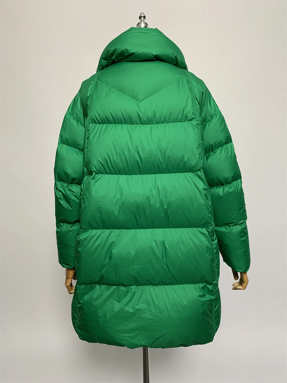 wholesale High Quality Thick Trendy Winter Warm Jackets  mid length Puffer woman down coats