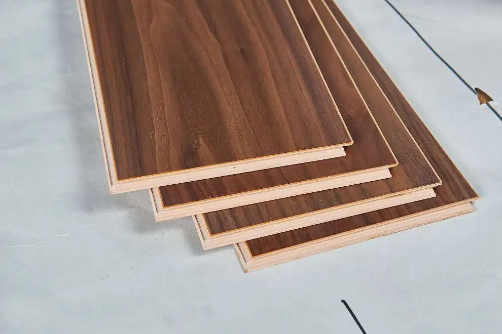 high quality click system pvc vinyl floor tile