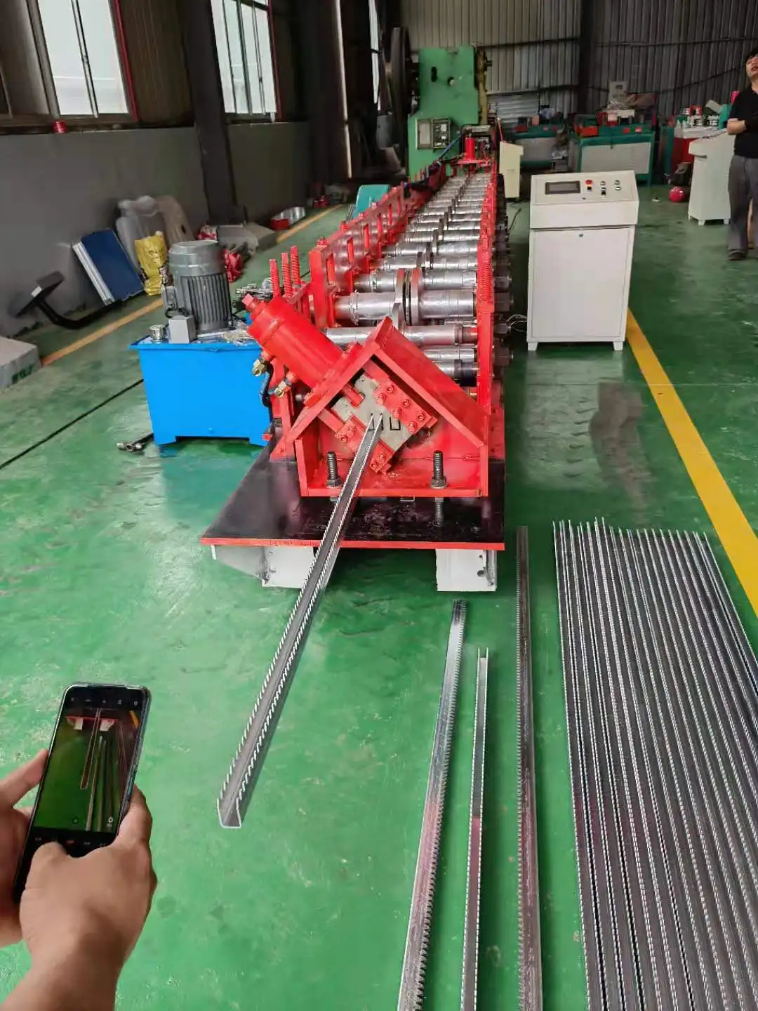Manufacture High Quality Automatic Custom Greenhouse Rack And Pinion Channel Roll Forming Machine