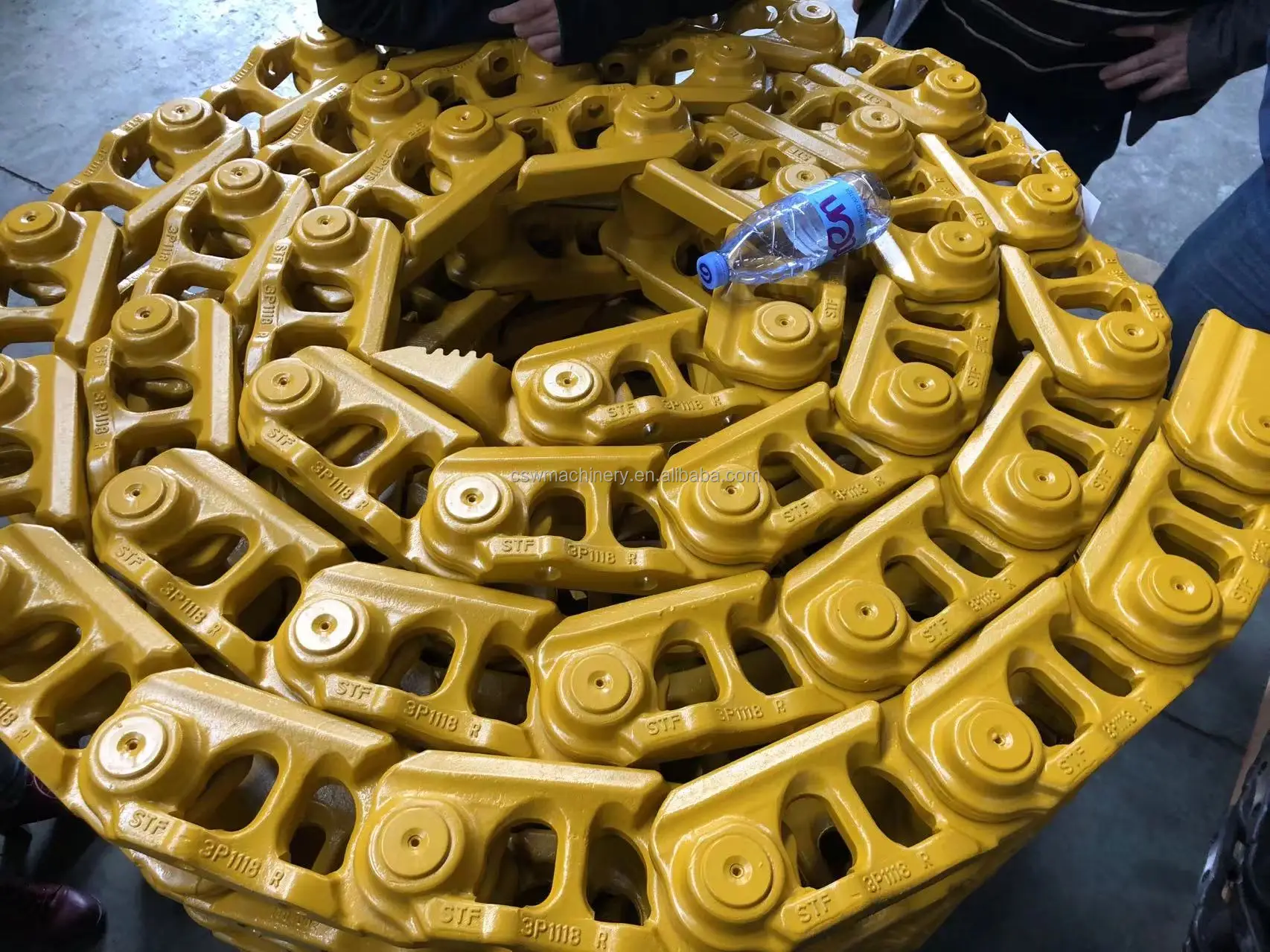 Excavator Track Link Assy for Doosan Daewoo DH450 2272-9402 Dozer Track Chain Undercarriage Parts Wheel Backhoe Spare