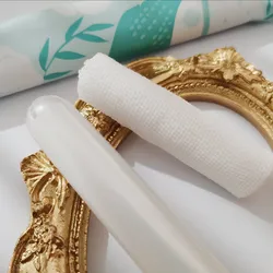 Vaginal applicator, vaginal liquid applicator, gauze cotton core