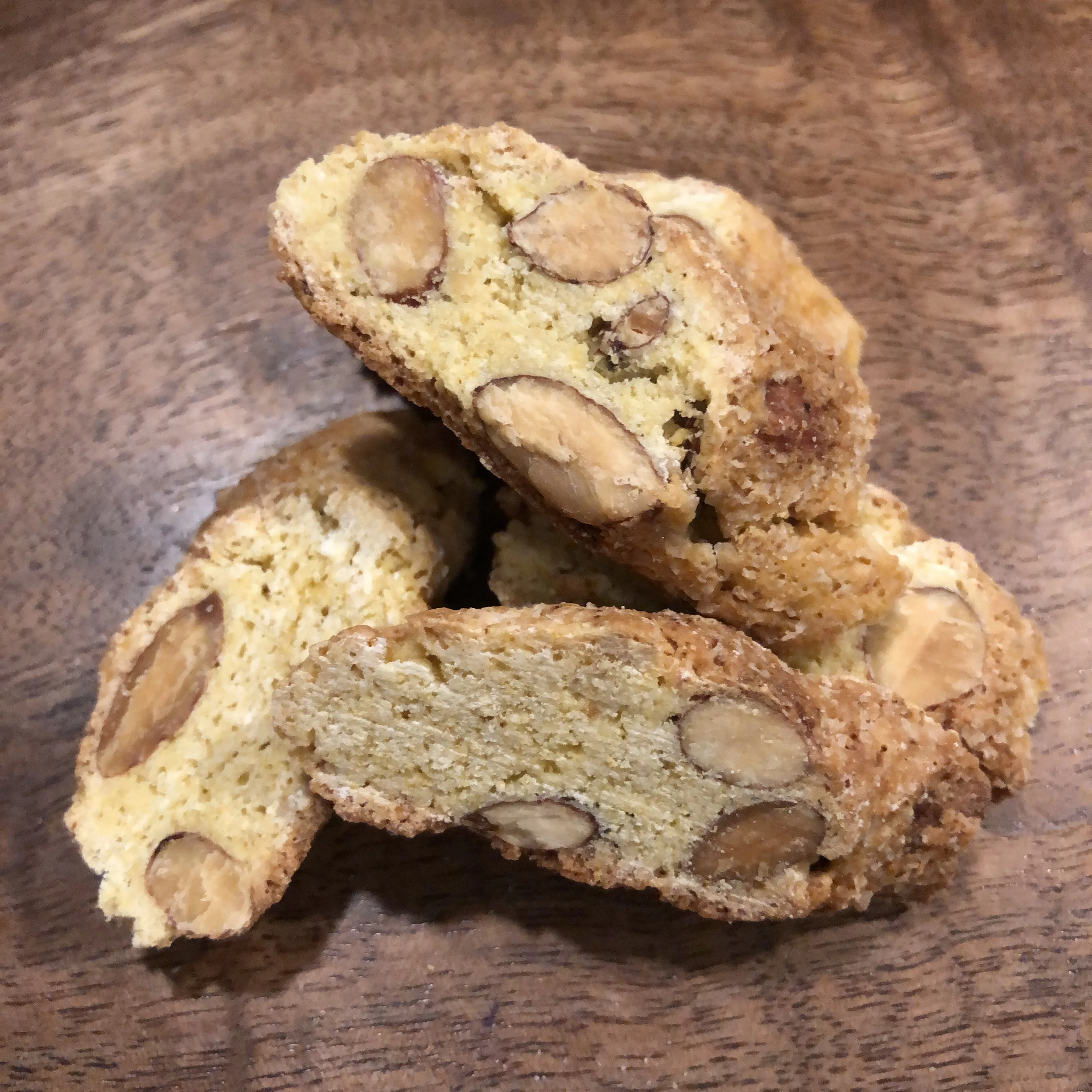 Японский cantucci изготовлен из органической рисовой муки со вкусом маття