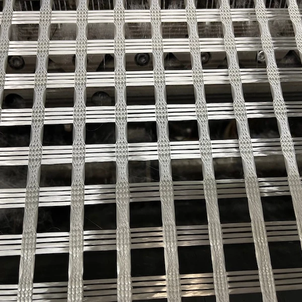 Soil Reinforcement fiberglass geogrids coated with bitumen For asphalt Road Construction