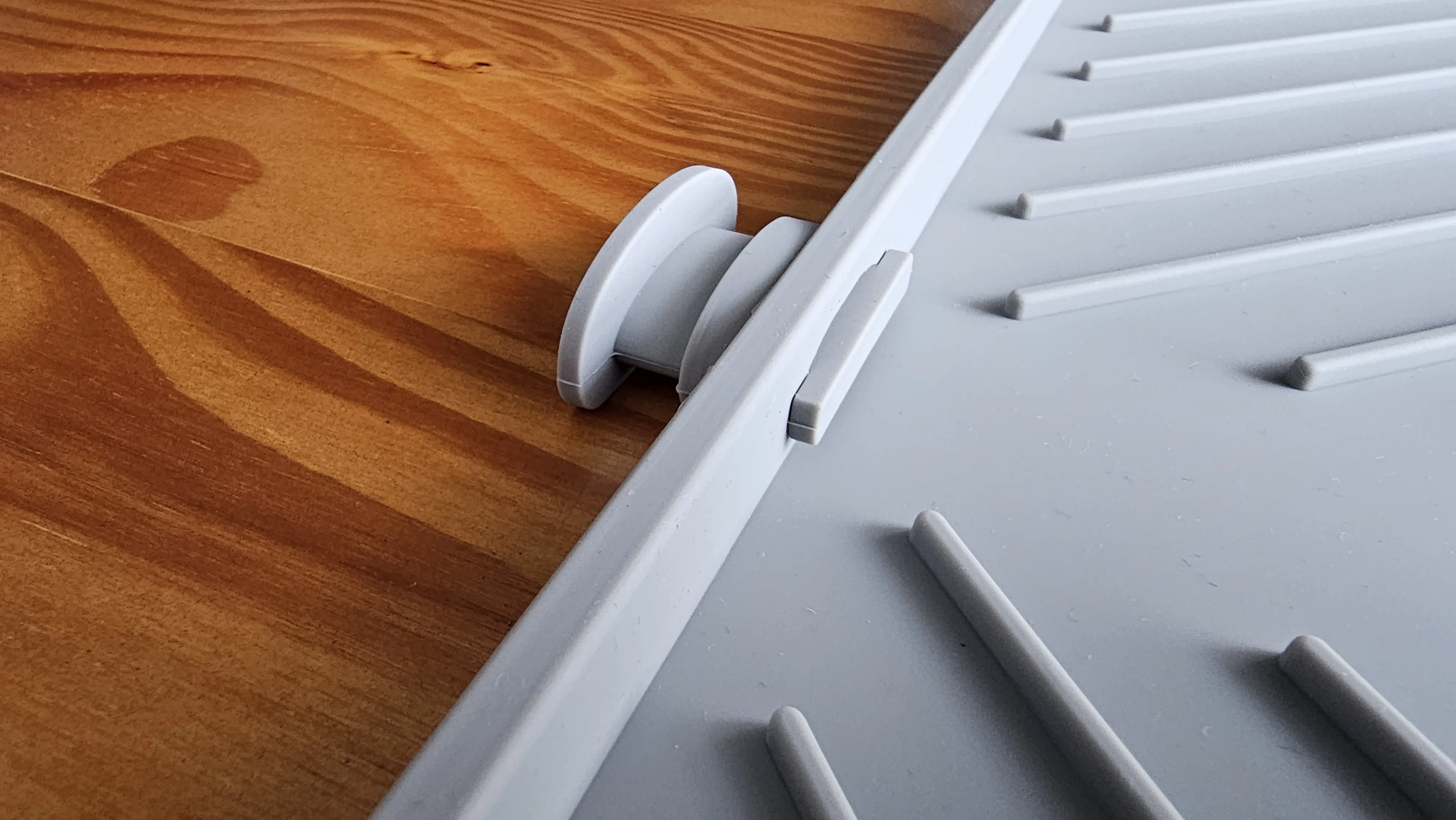 Waterproof Kitchen Foldable Drying Dishes Dryer Mats Silicone Dish Plate Mat with Built-in Drain Lip